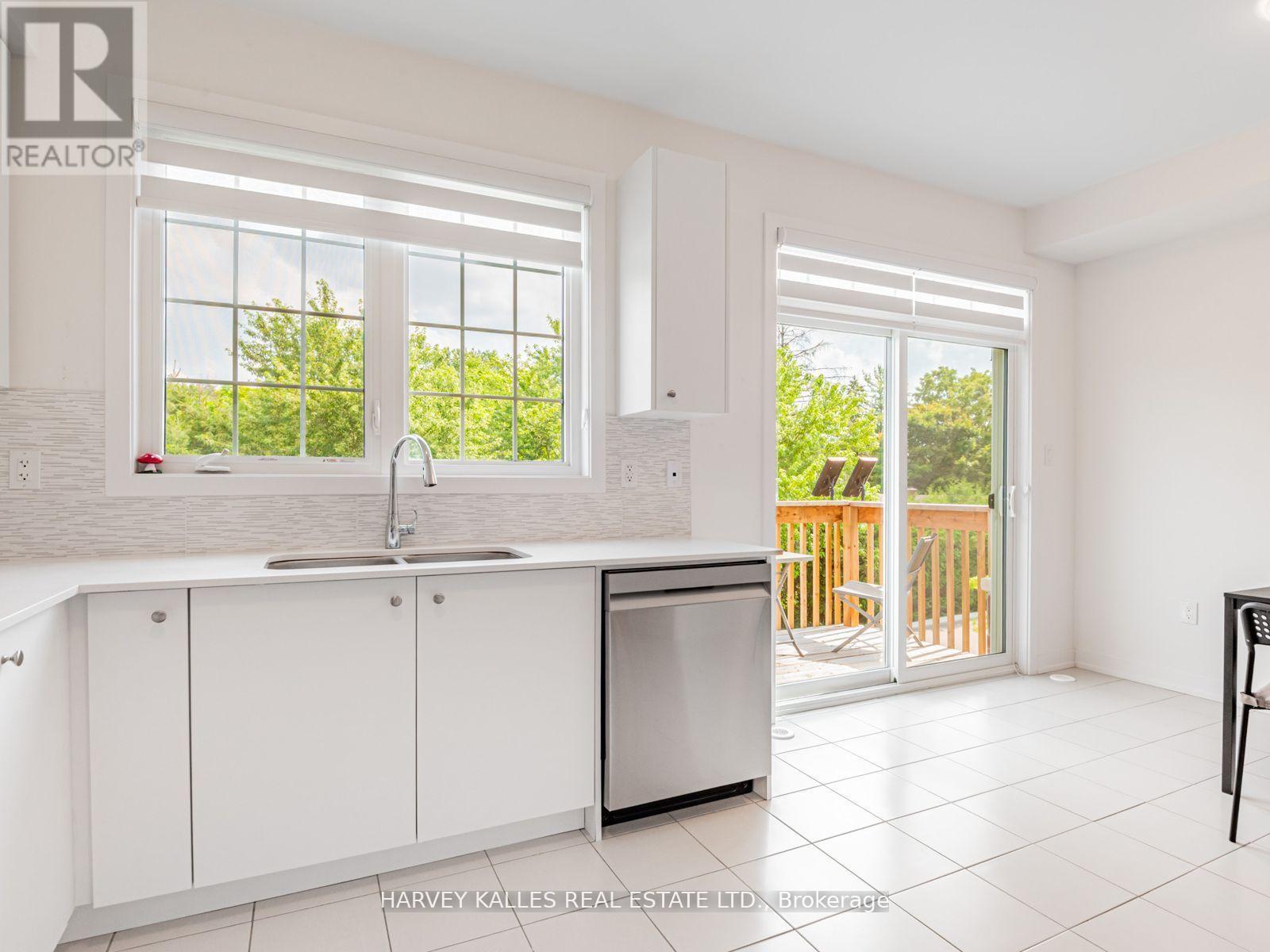 104 LYALL STOKES CIRCLE