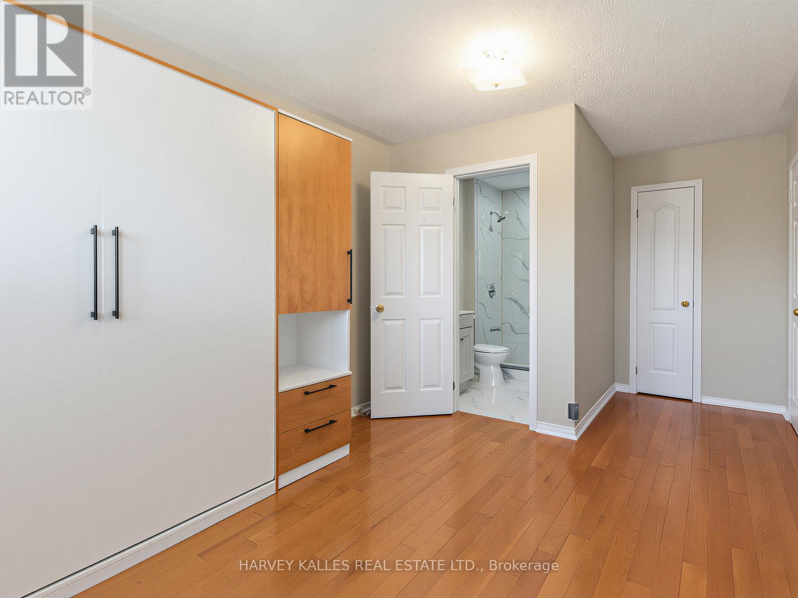 40 BLACKTHORN DRIVE