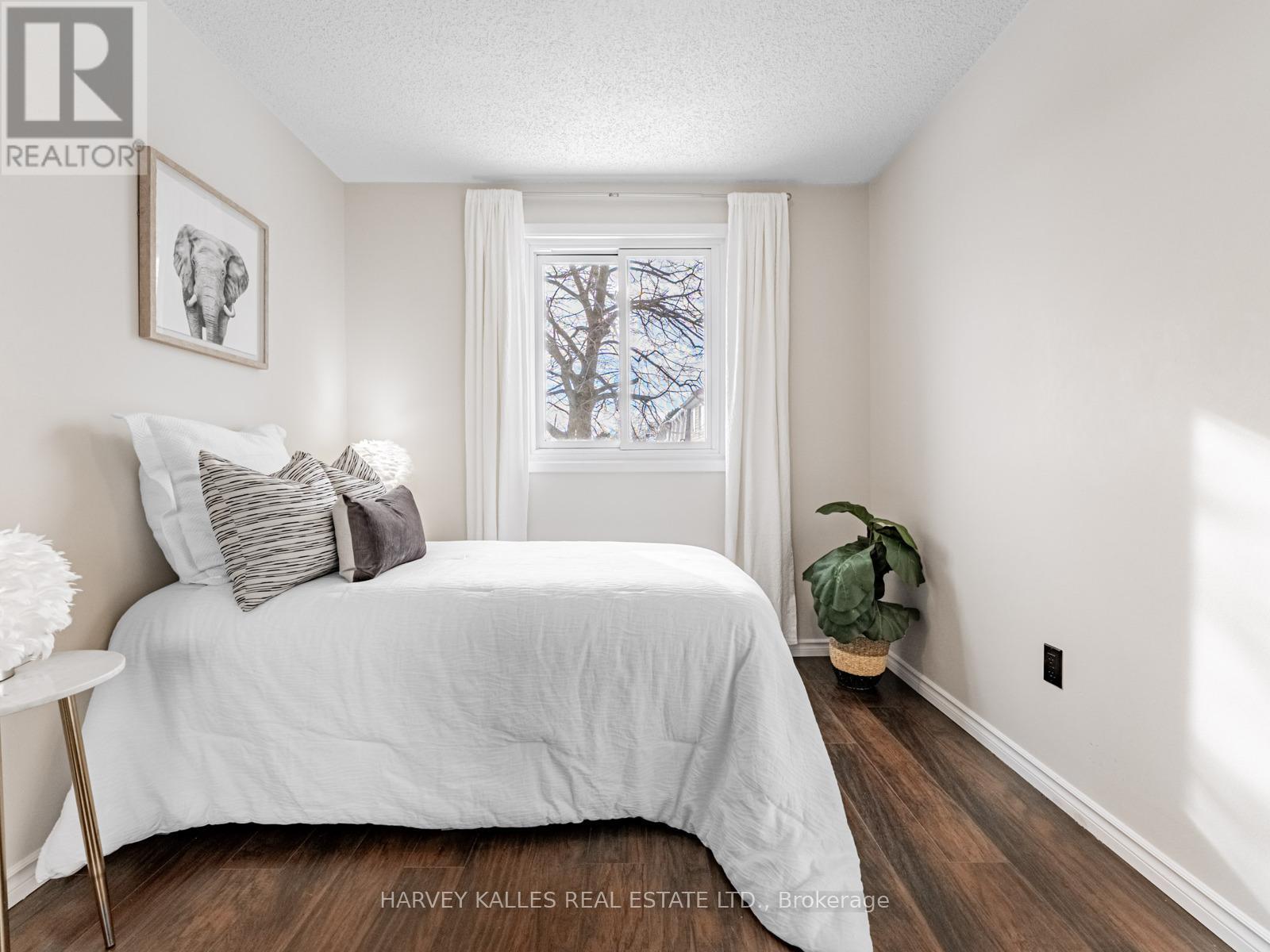 63 - 3025 CEDARGLEN GATE