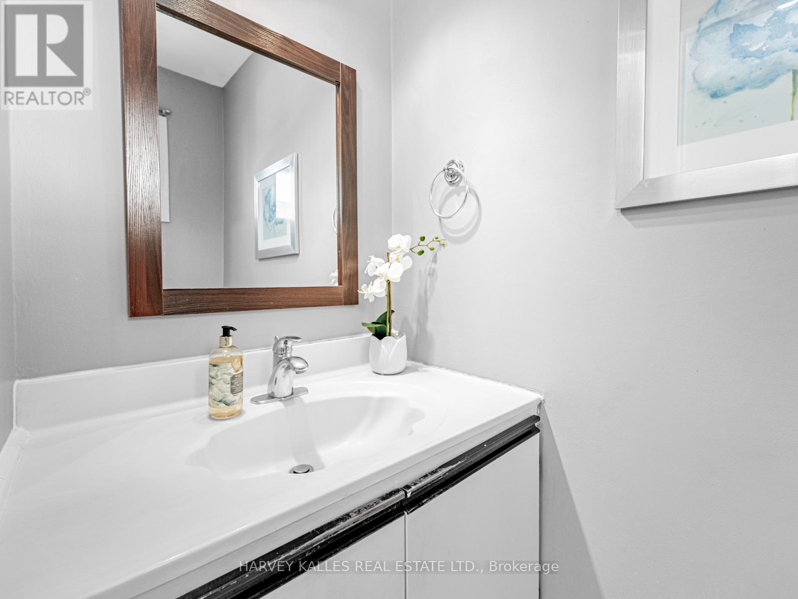 63 - 3025 CEDARGLEN GATE