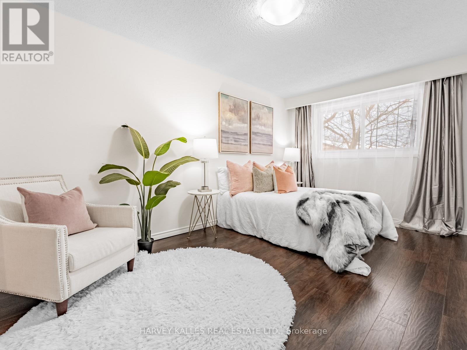 63 - 3025 CEDARGLEN GATE