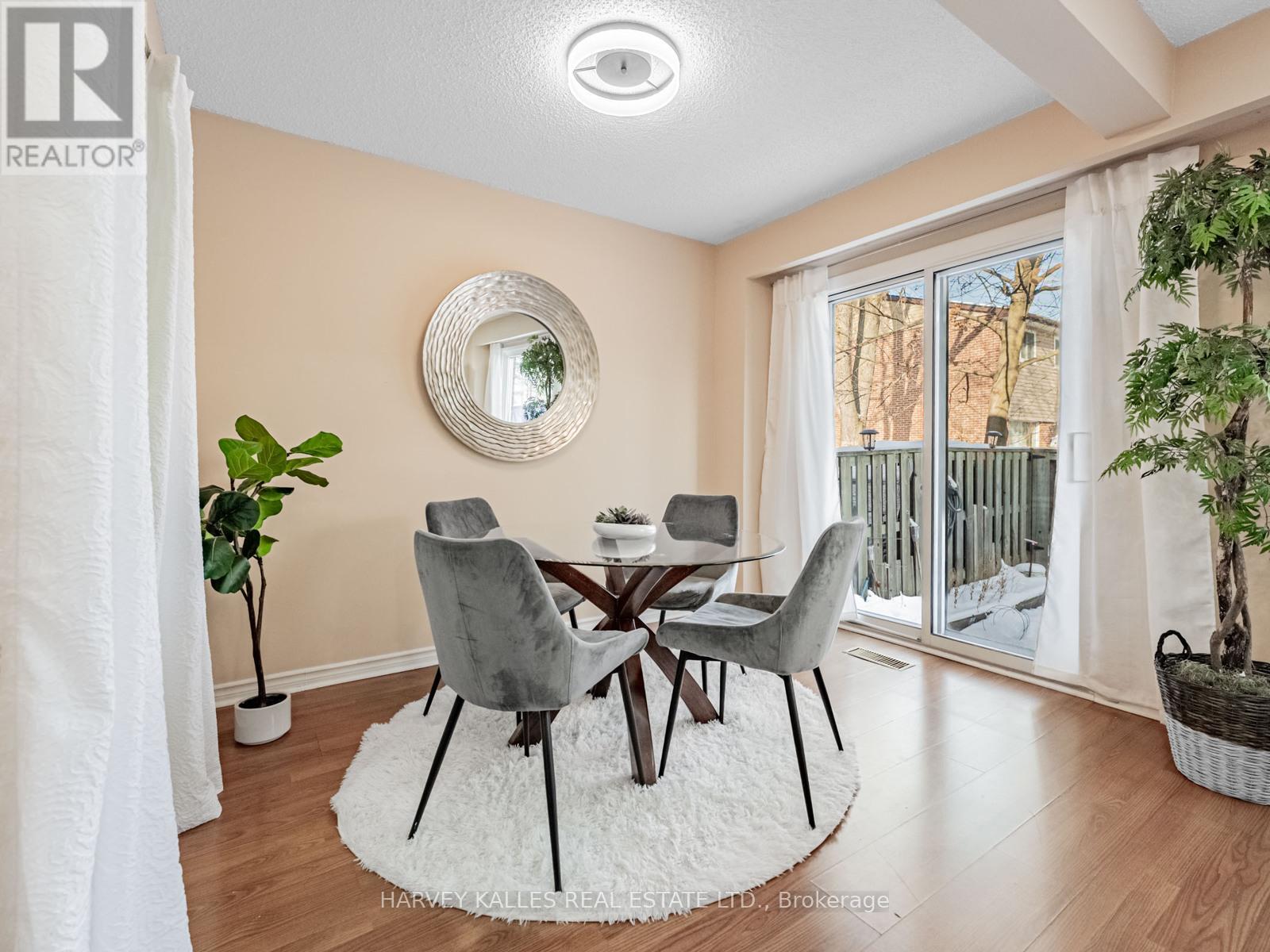 63 - 3025 CEDARGLEN GATE