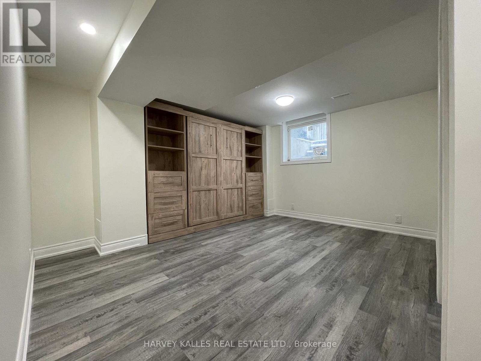 BASEMENT - 14 STABLE GATE