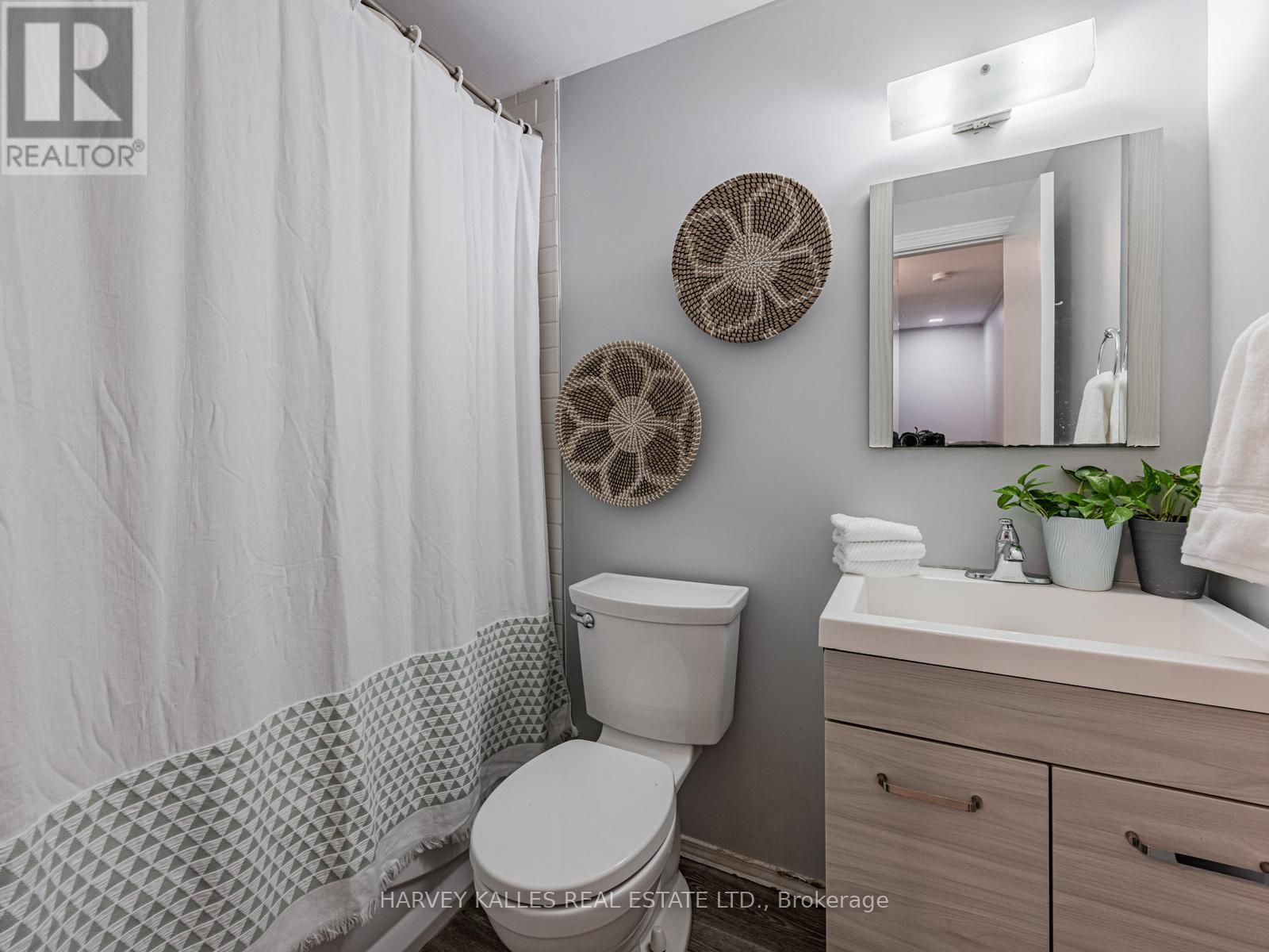 1 - 349 DRIFTWOOD AVENUE