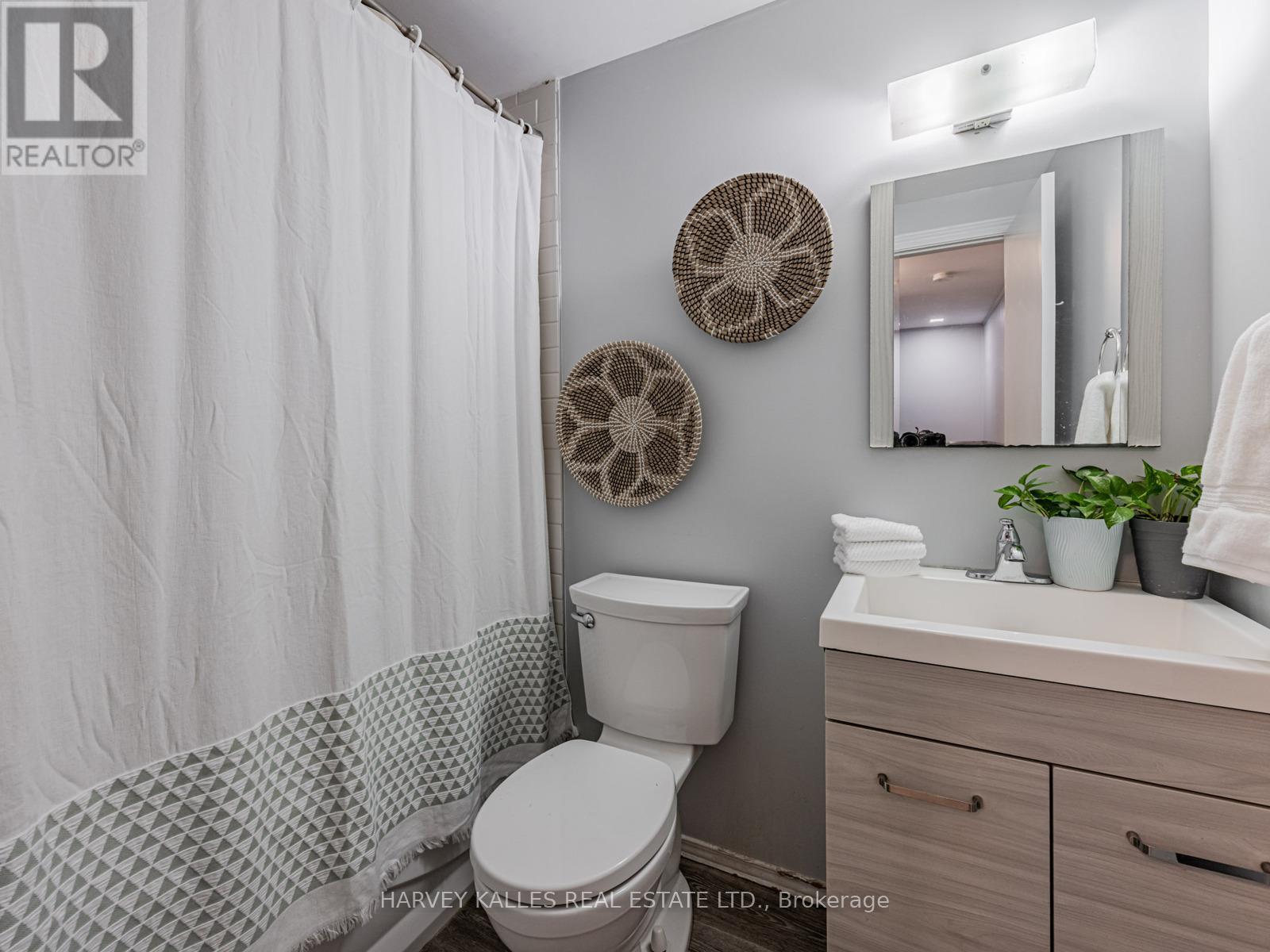 1 - 349 DRIFTWOOD AVENUE Unit: 1