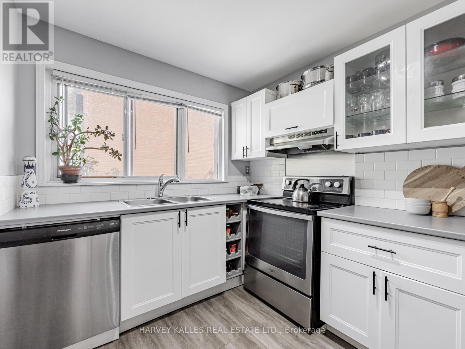1 - 349 DRIFTWOOD AVENUE Unit: 1