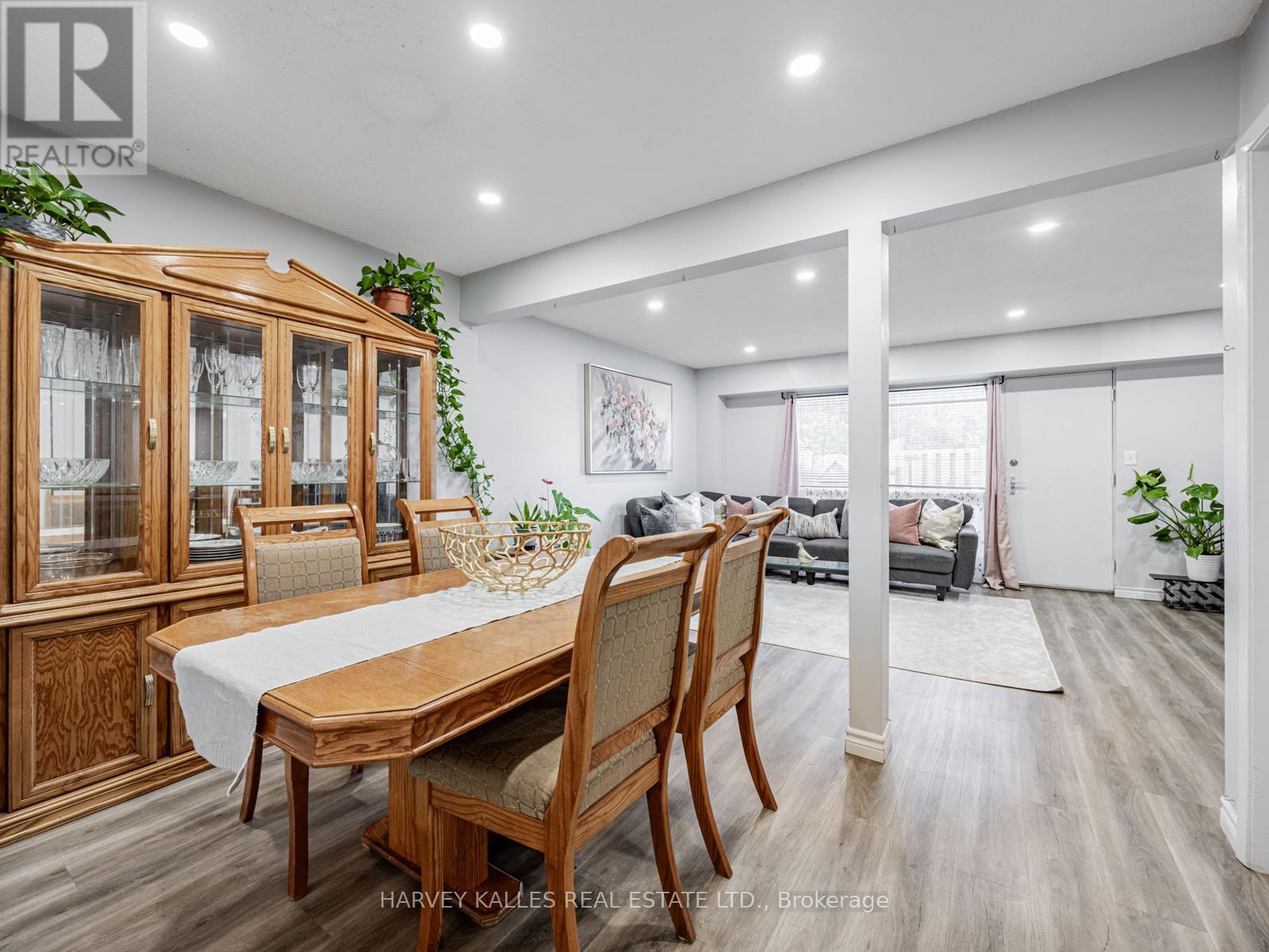 1 - 349 DRIFTWOOD AVENUE Unit: 1