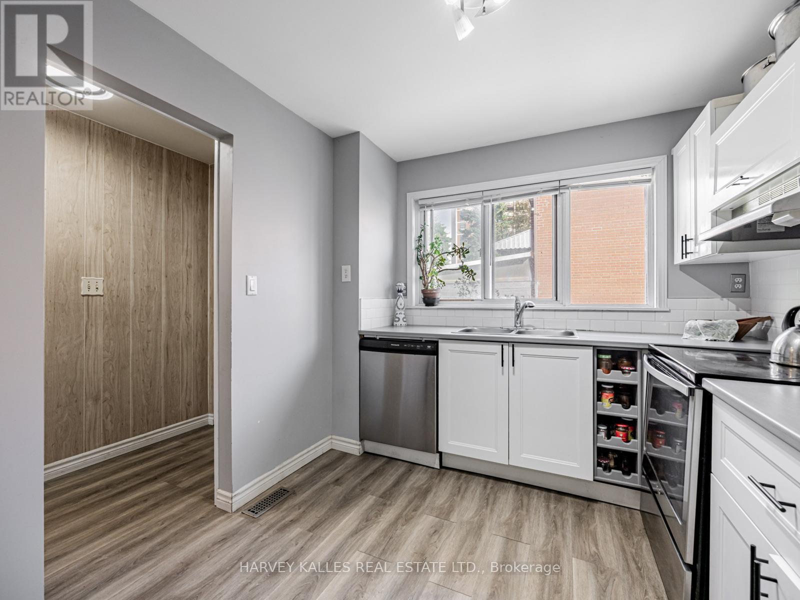 1 - 349 DRIFTWOOD AVENUE Unit: 1