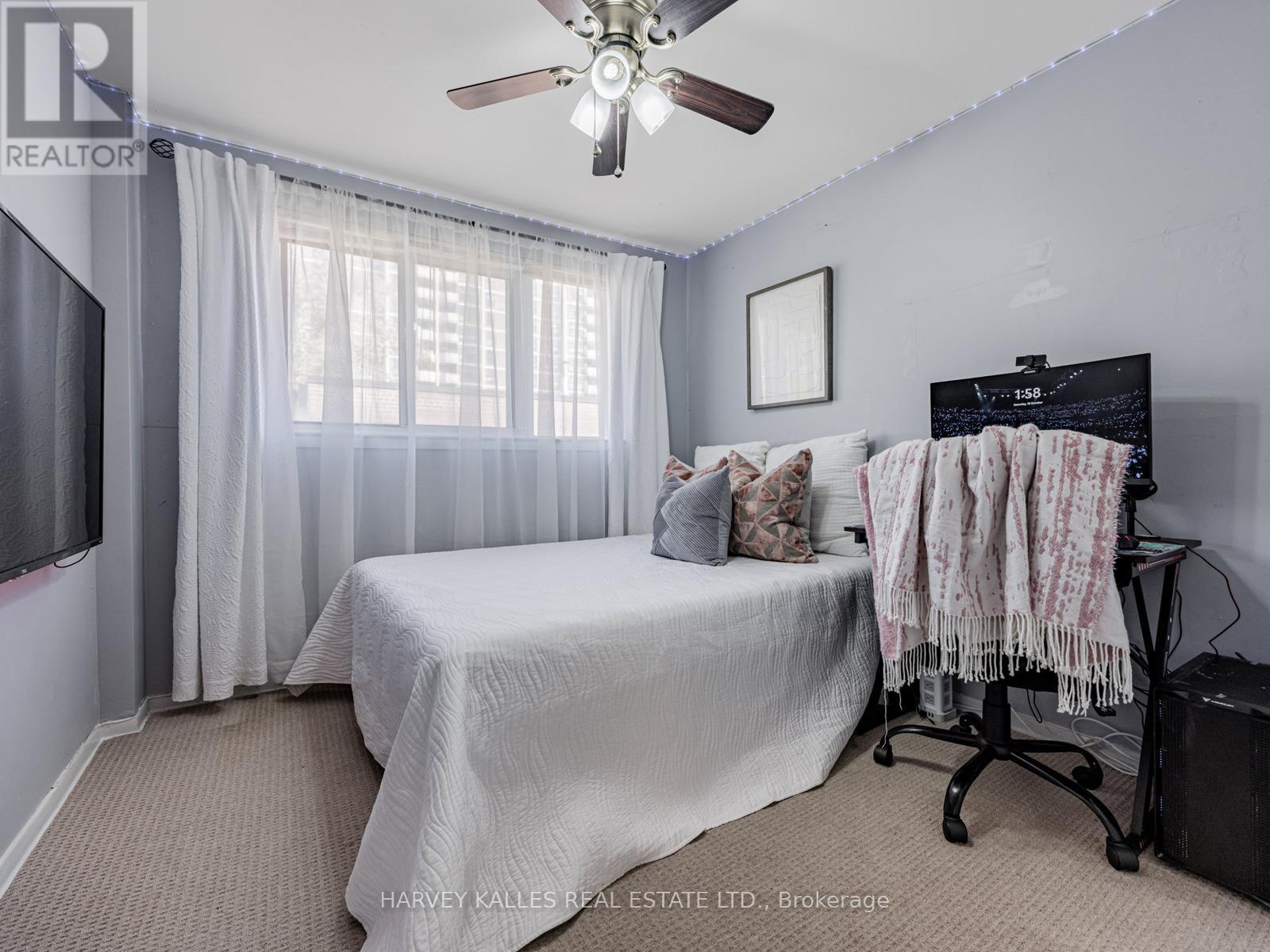 1 - 349 DRIFTWOOD AVENUE Unit: 1