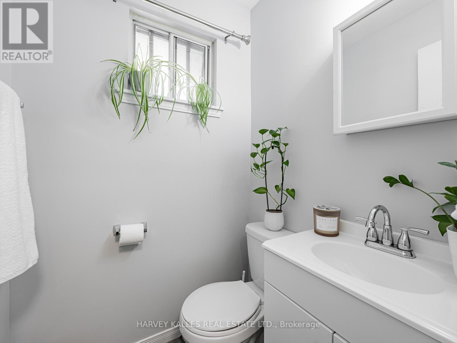 1 - 349 DRIFTWOOD AVENUE Unit: 1