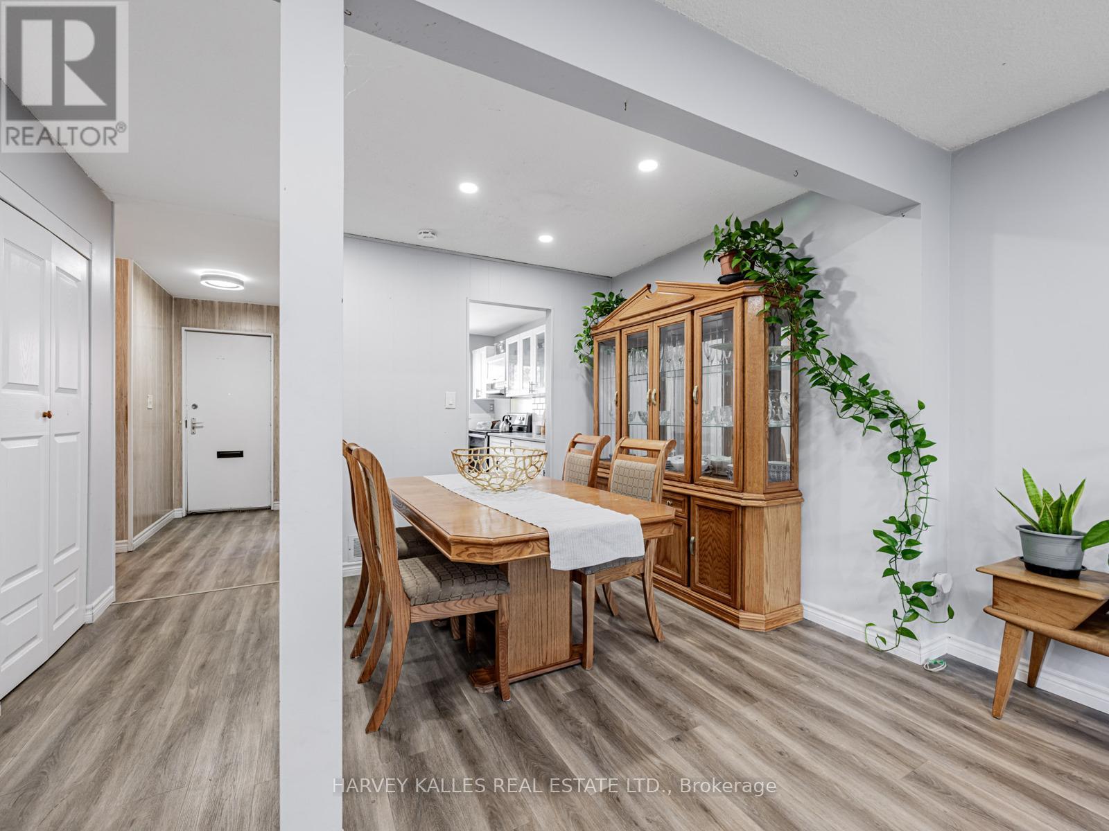 1 - 349 DRIFTWOOD AVENUE Unit: 1