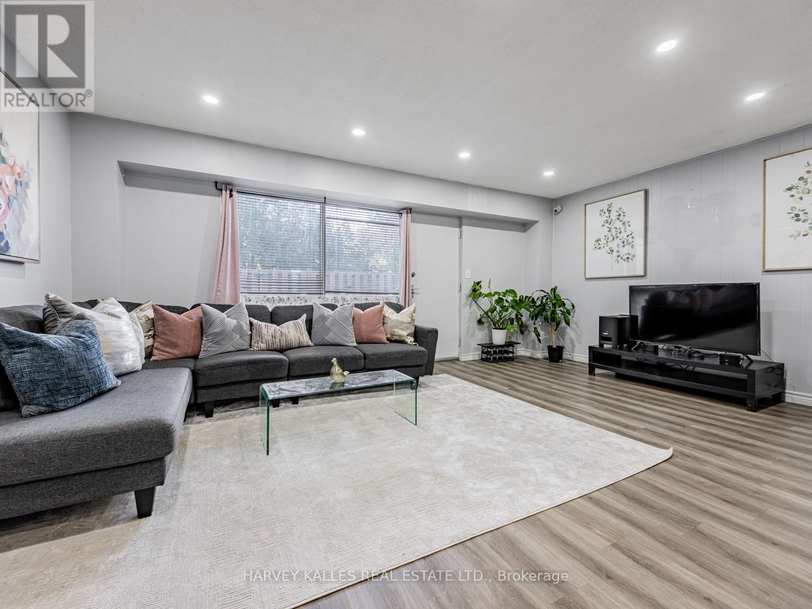 1 - 349 DRIFTWOOD AVENUE Unit: 1