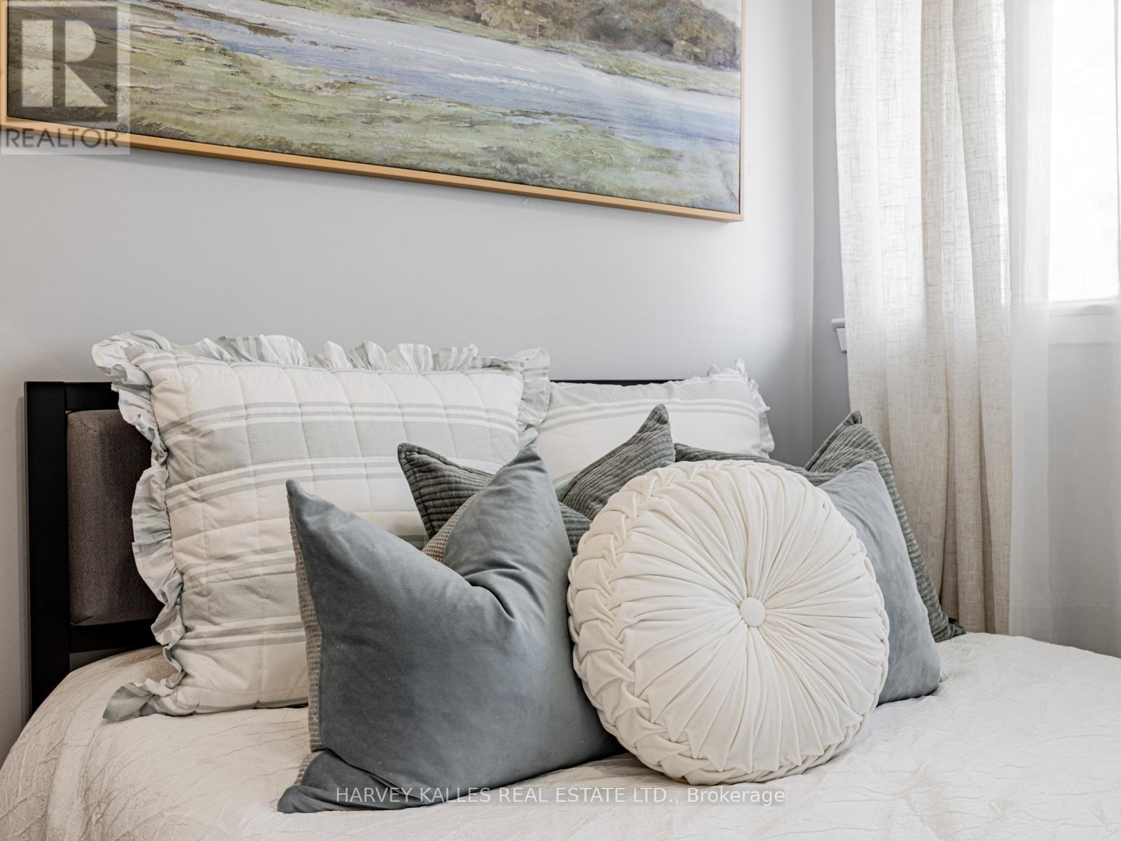 1 - 349 DRIFTWOOD AVENUE Unit: 1