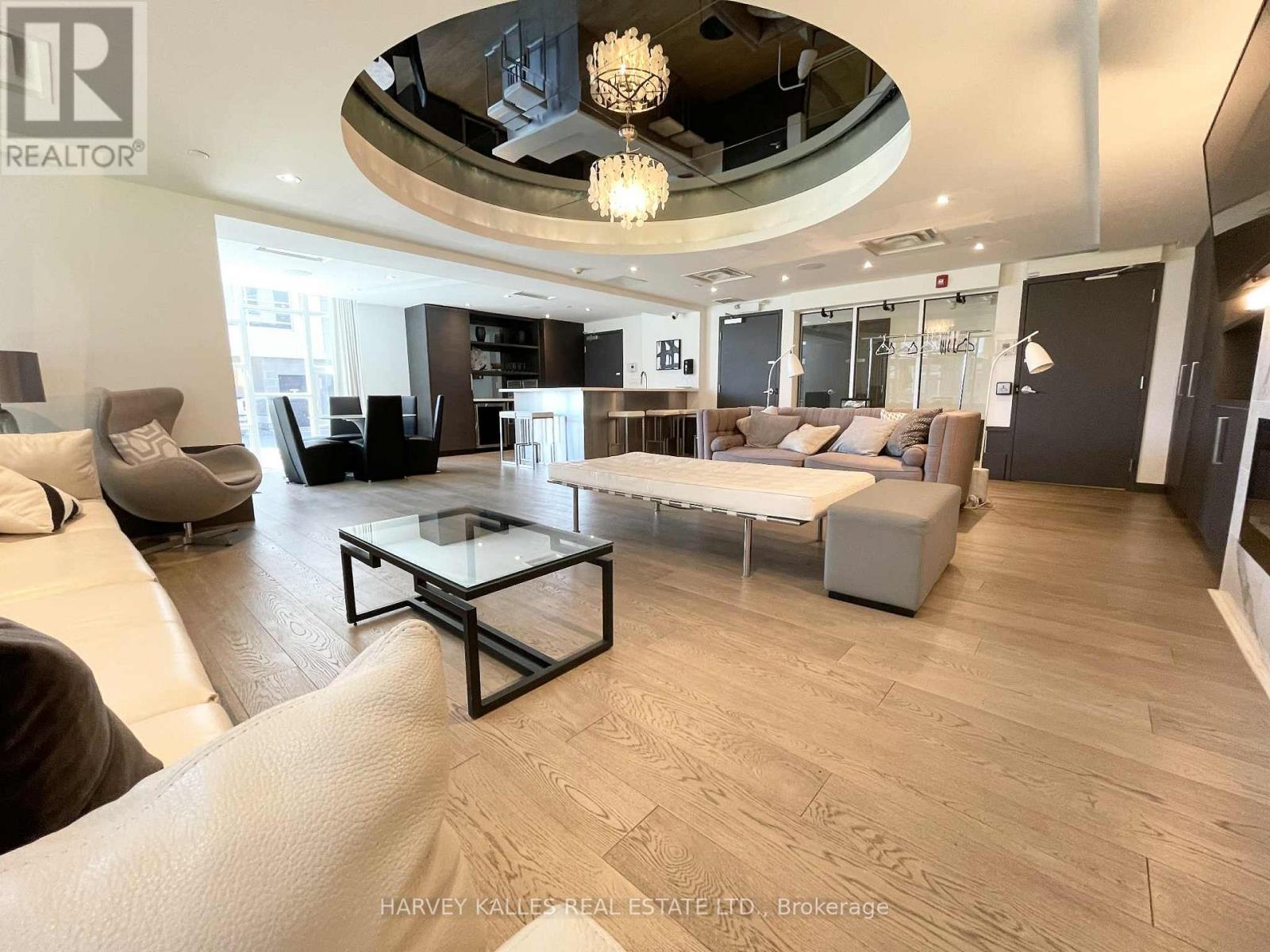 109 - 10 CONCORD PLACE