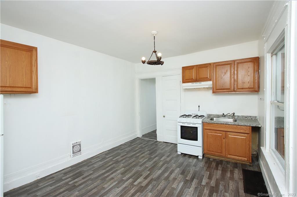 578-580 Winchester Avenue