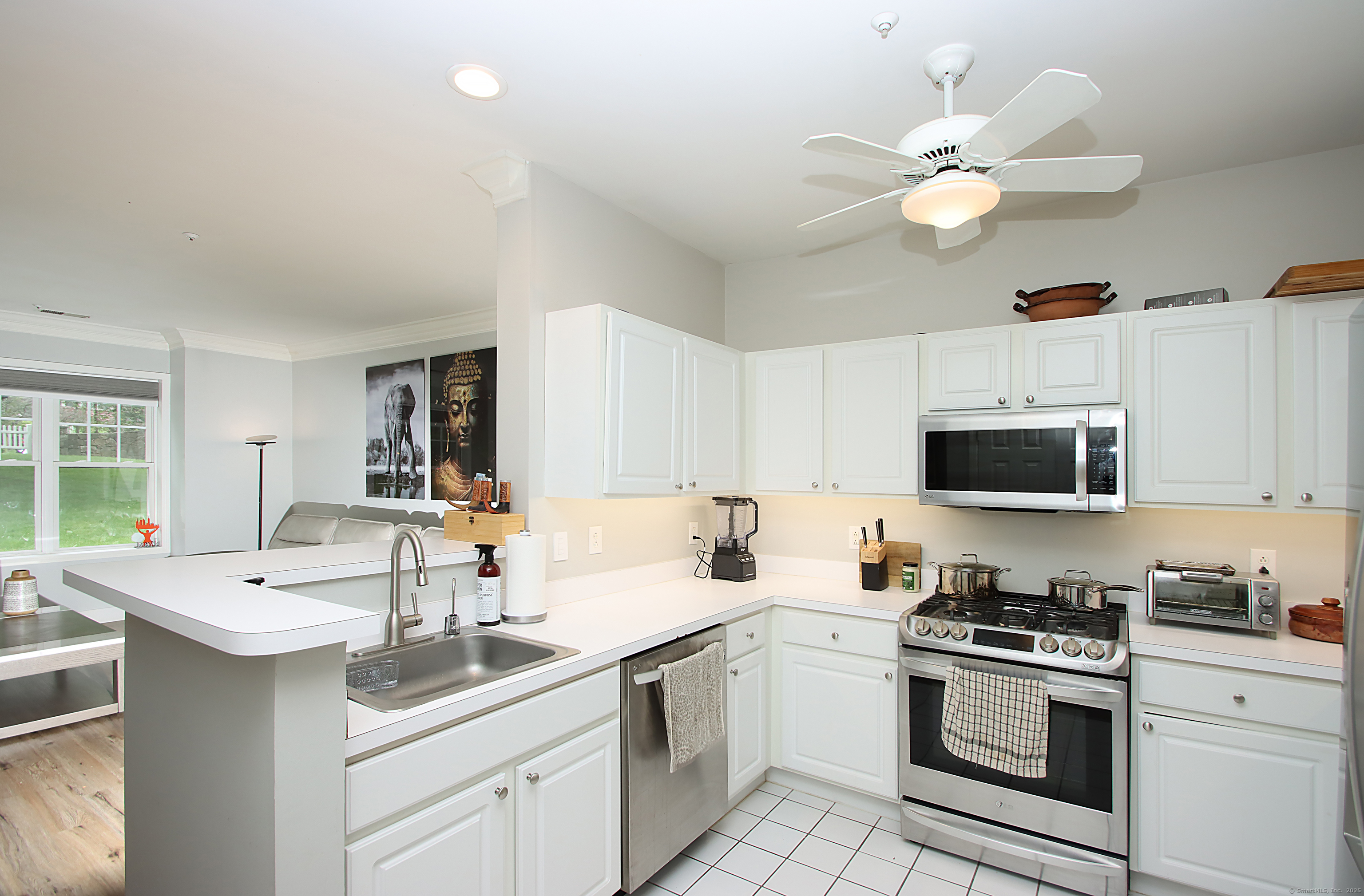 105 Richards Avenue 1312