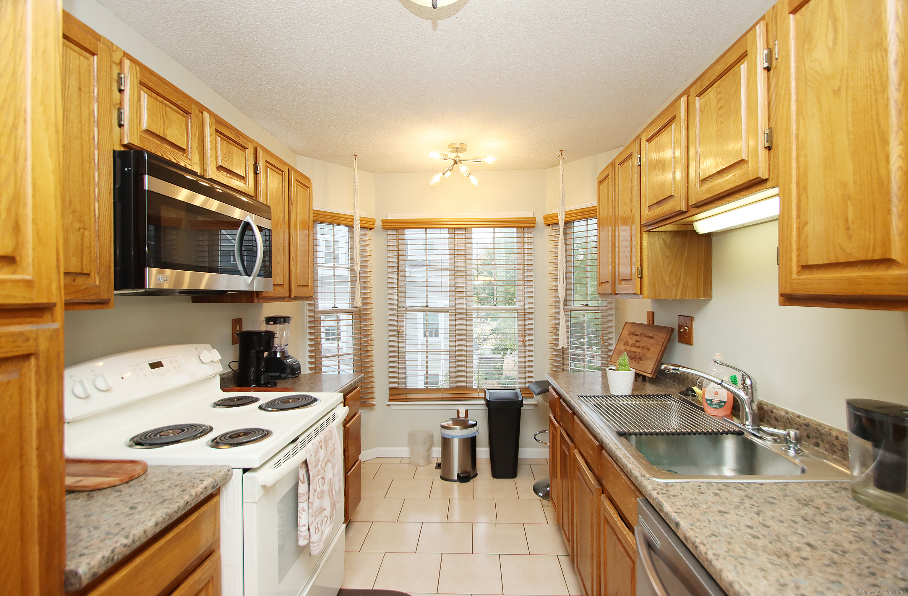 916 Quinnipiac Avenue APT 2