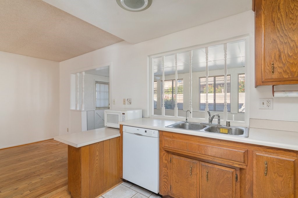 2200 El Grande Street