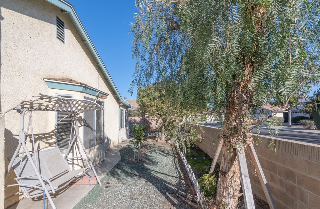 2200 El Grande Street