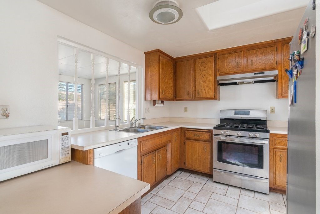 2200 El Grande Street