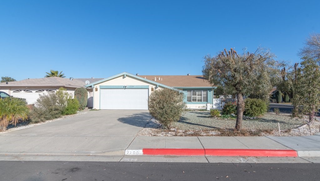 2200 El Grande Street