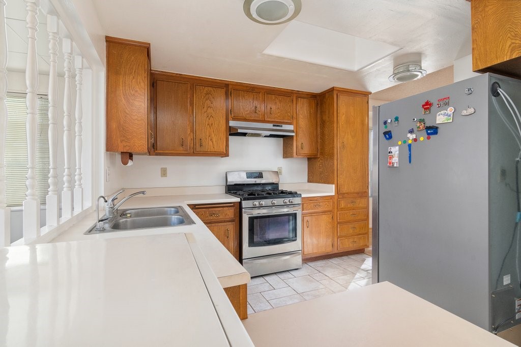 2200 El Grande Street