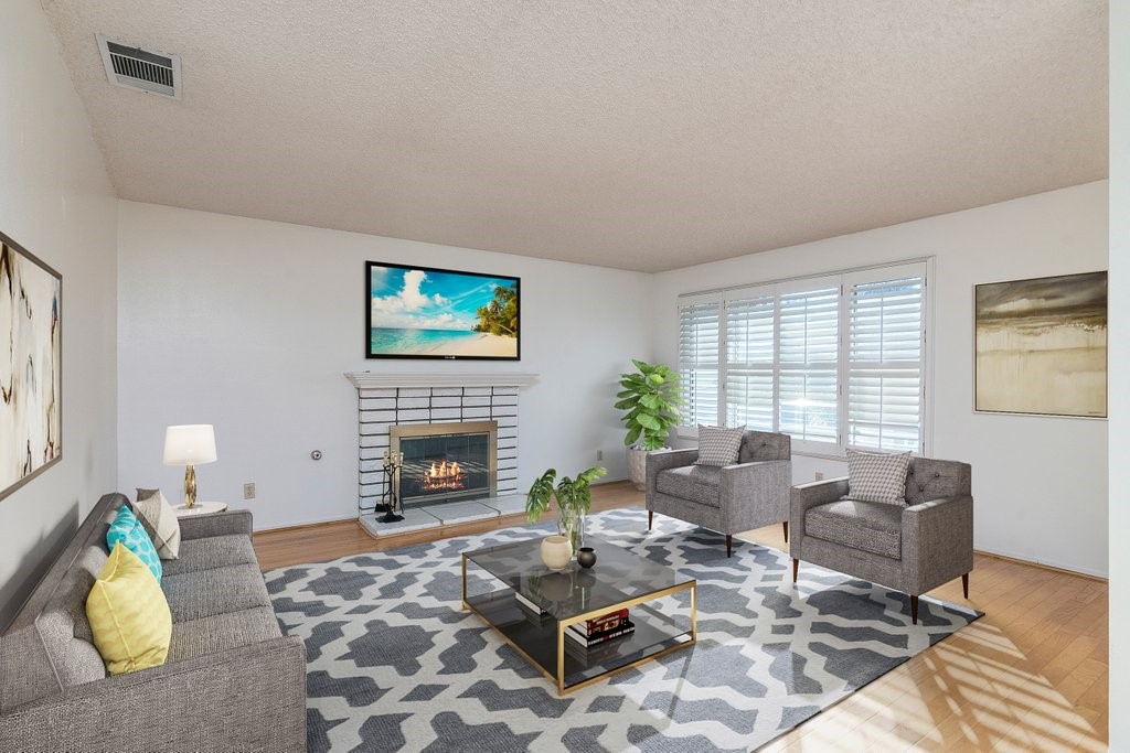 2200 El Grande Street