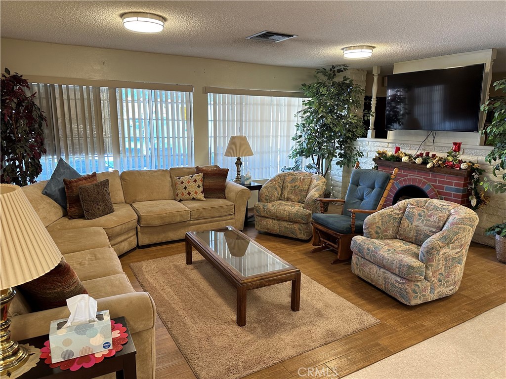 2200 El Grande Street