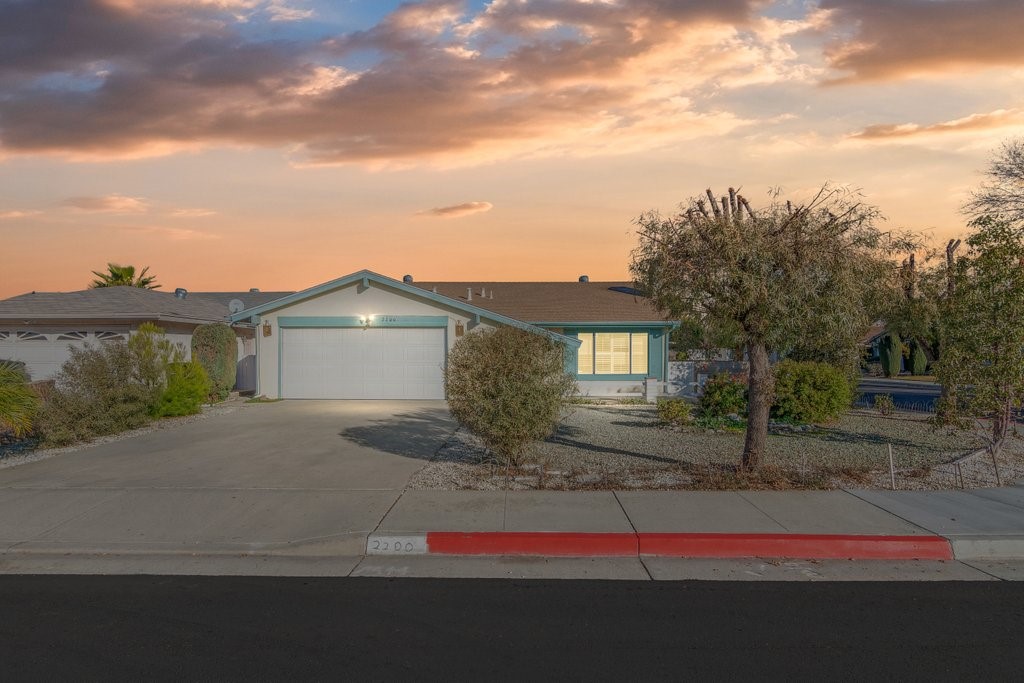 2200 El Grande Street