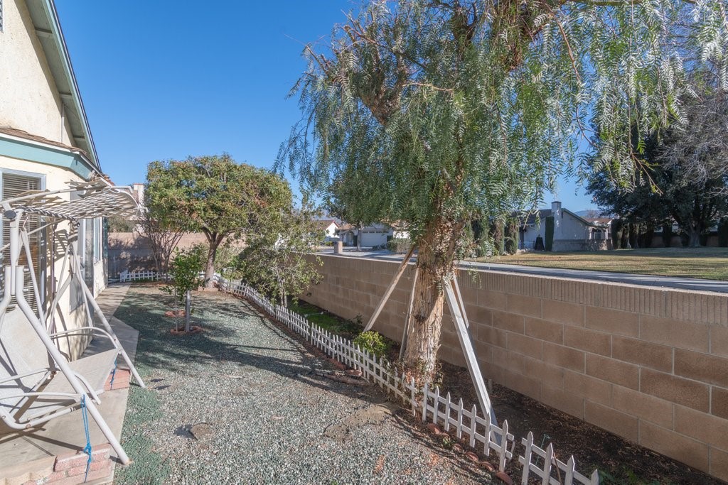 2200 El Grande Street