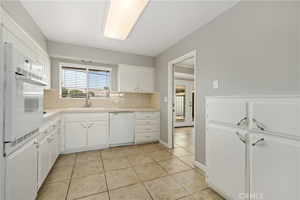 29381 Thornhill Drive