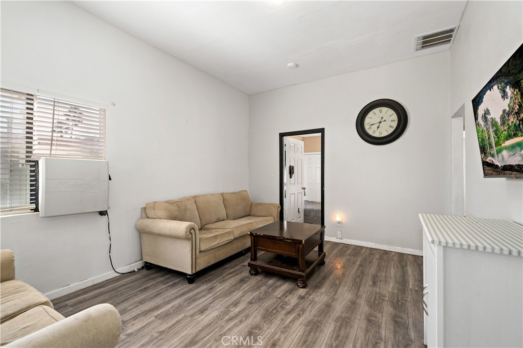 486 W Williams Street