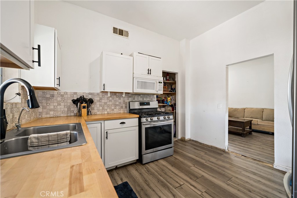 486 W Williams Street