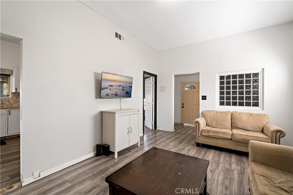 486 W Williams Street