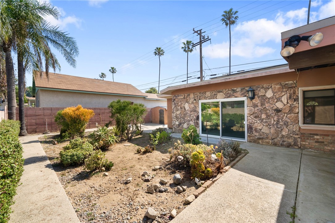 17290 Hibiscus Street