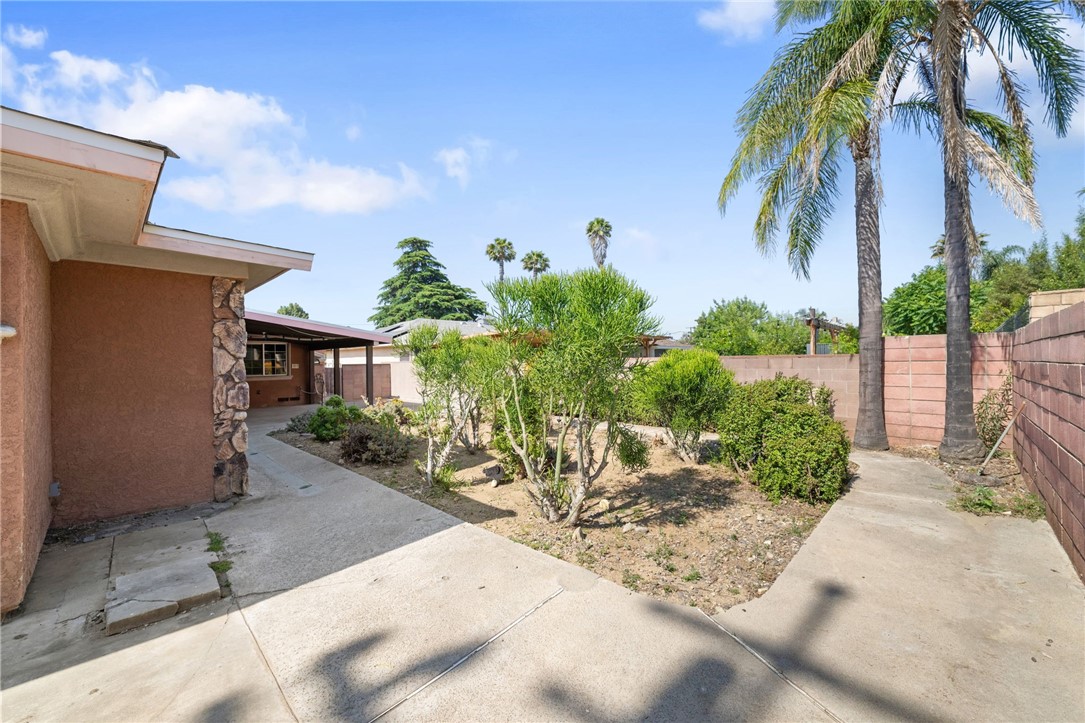 17290 Hibiscus Street