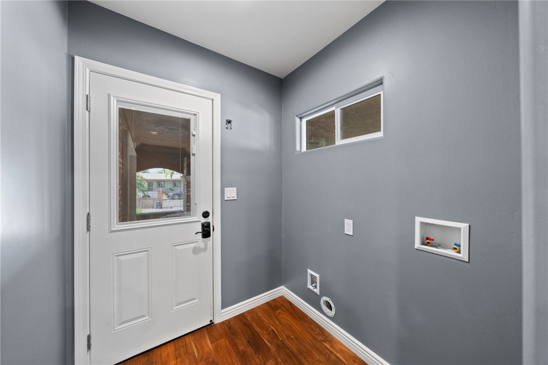 17290 Hibiscus Street