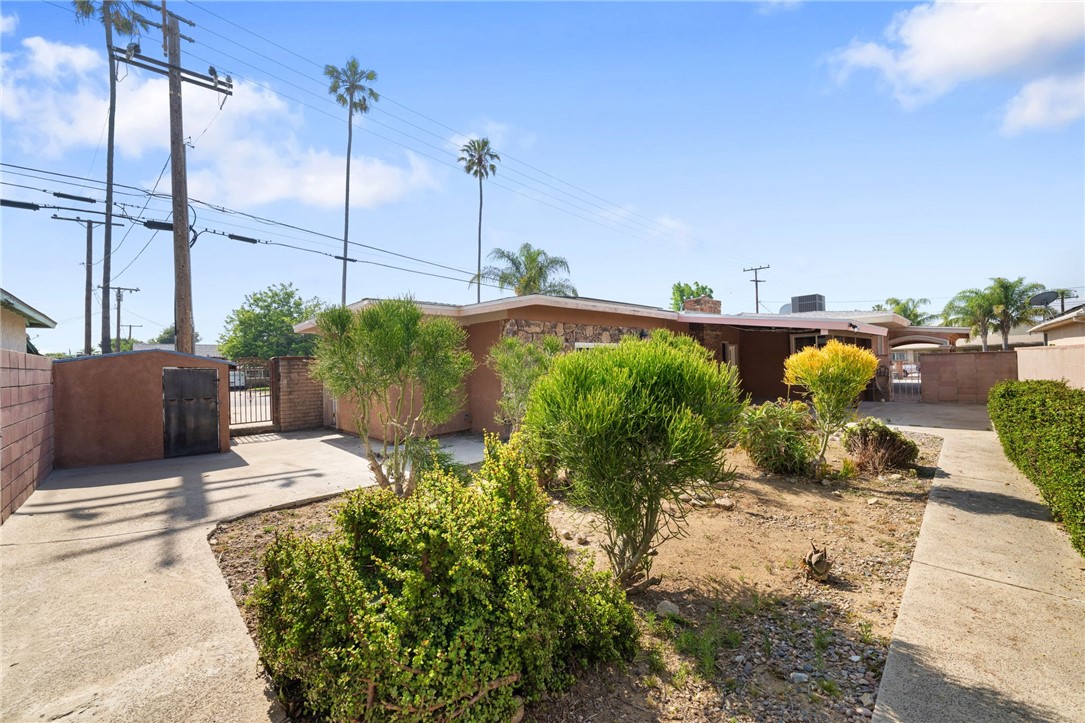 17290 Hibiscus Street