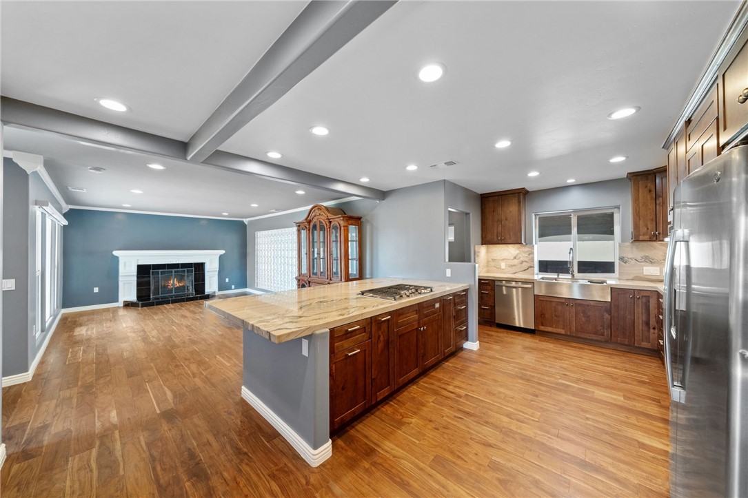 17290 Hibiscus Street