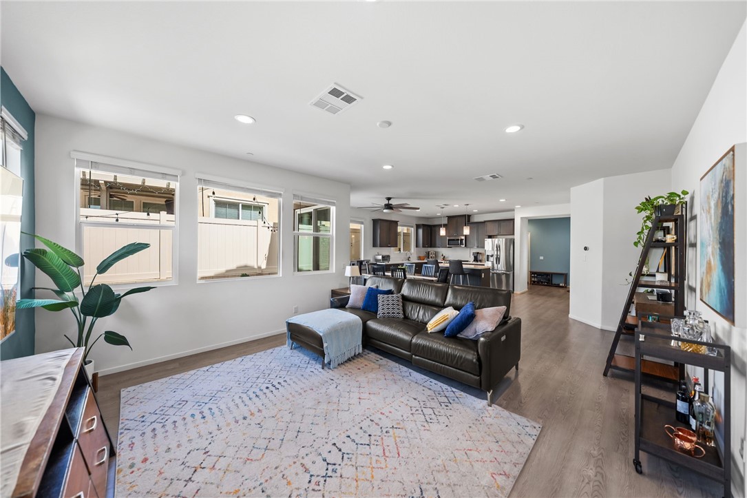 24256 White Willow