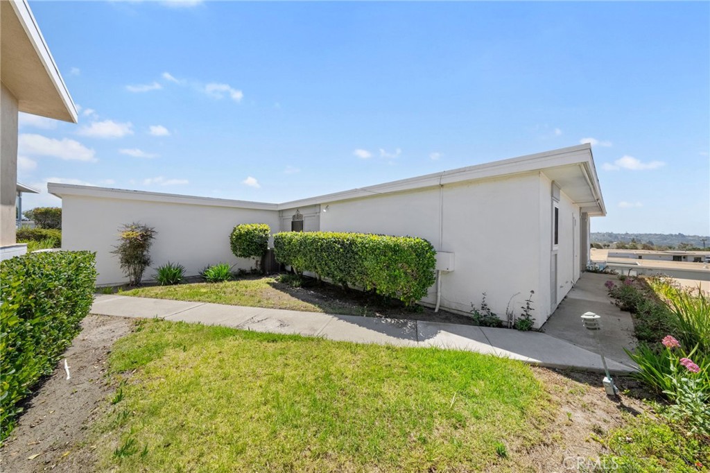 3747 Vista Campana S 3