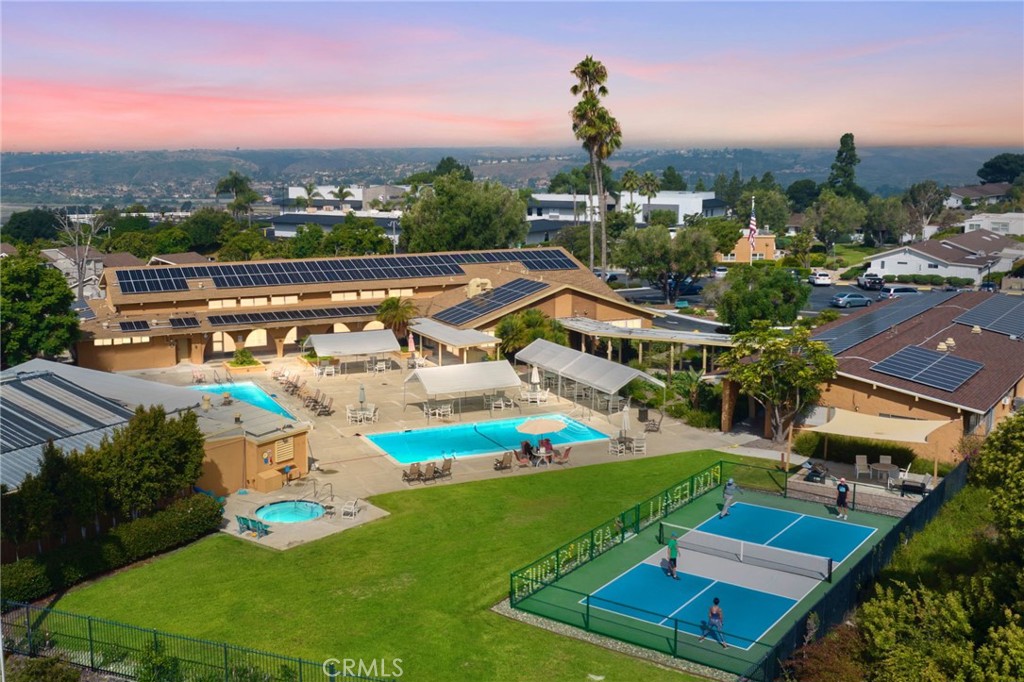 3747 Vista Campana S 3