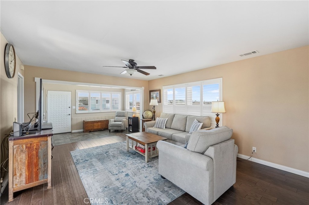 3747 Vista Campana S 3