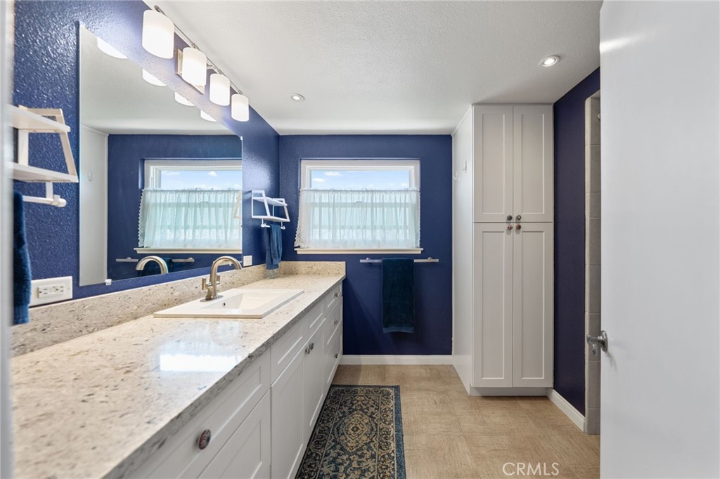 3747 Vista Campana S 3