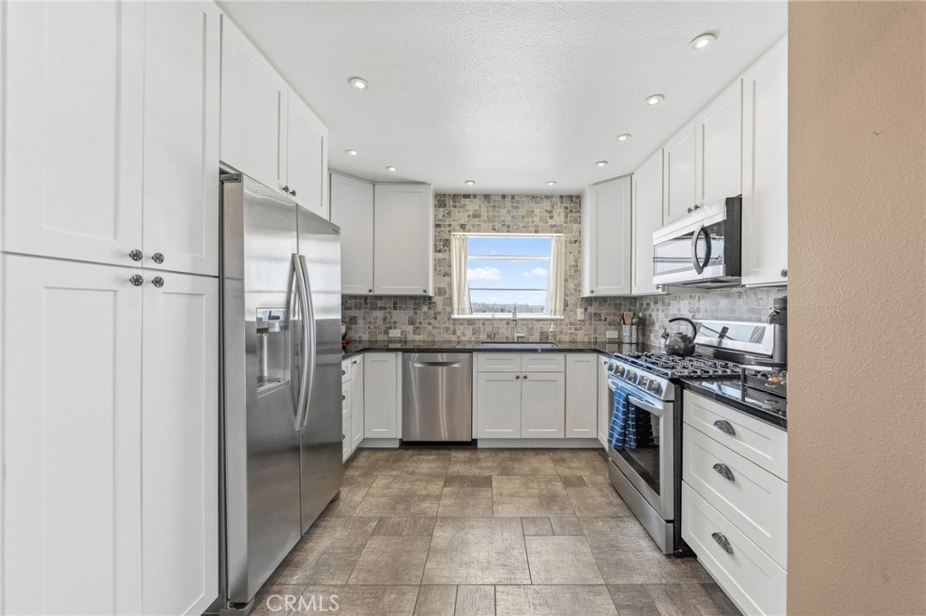 3747 Vista Campana S 3