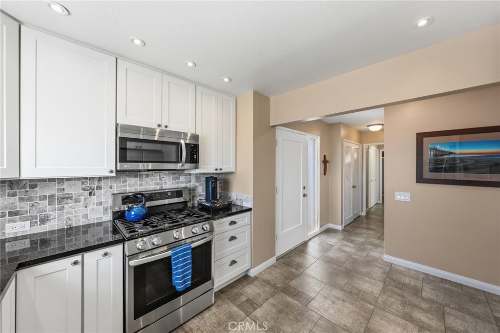 3747 Vista Campana S 3