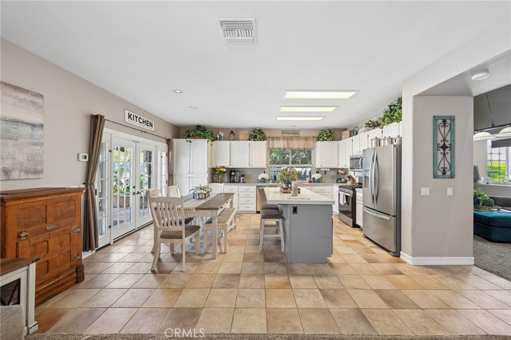 33340 Nicholas Common