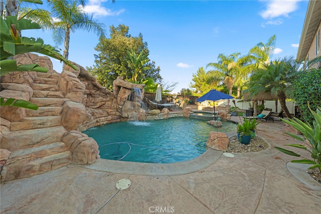 33340 Nicholas Common