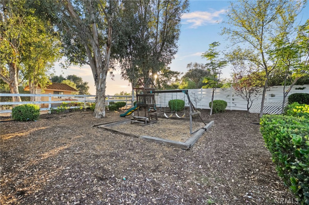 41850 Calle Cerezo