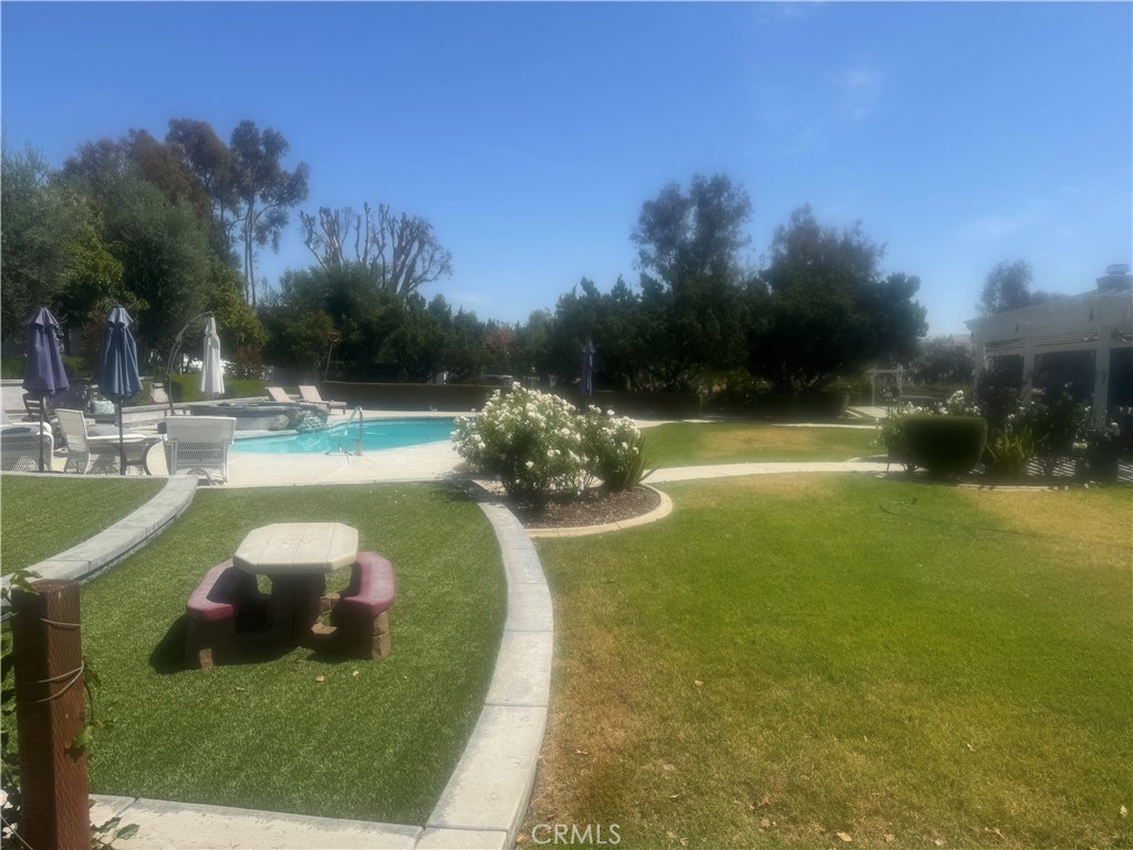 41850 Calle Cerezo